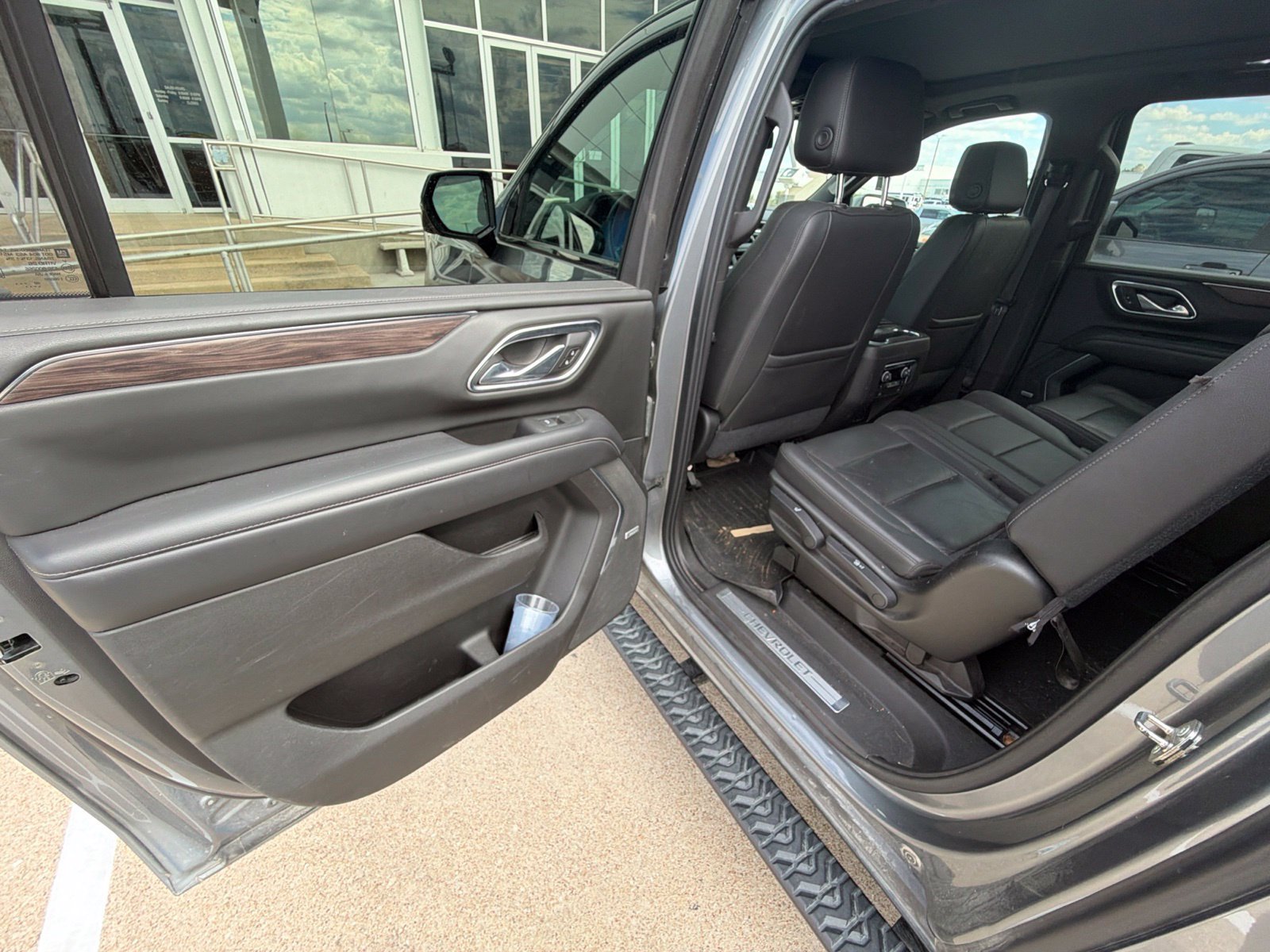 Used 2021 Chevrolet Suburban Z71 w/ Z71 Off-Road Package AWD/4WD image 12