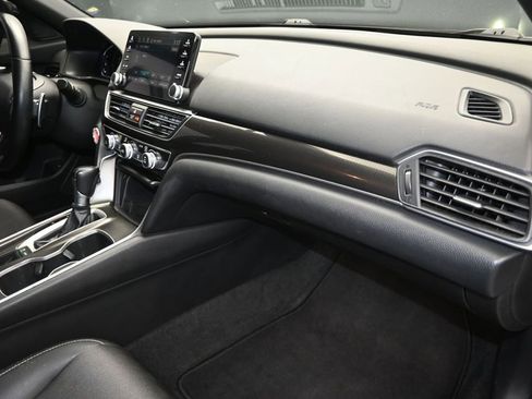 Used 2018 Honda Accord Sport image 24