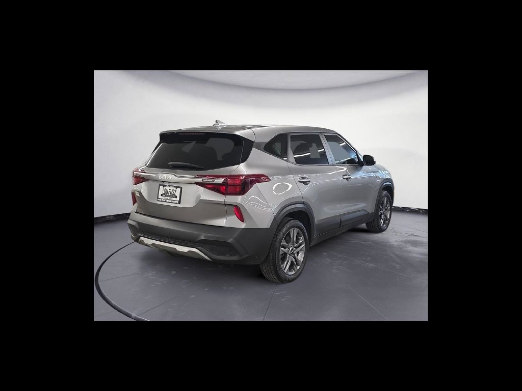 Used 2023 Kia Seltos LX AWD/4WD image 6
