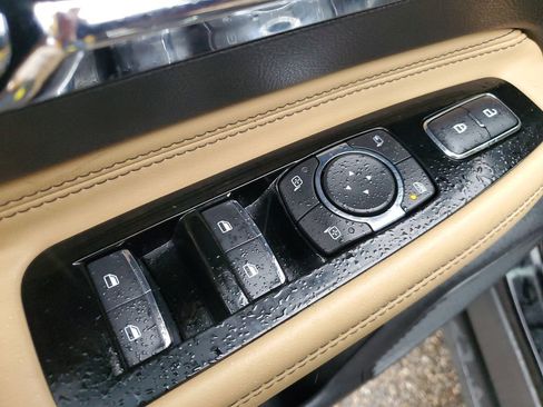 Used 2022 Lincoln Corsair Reserve image 25