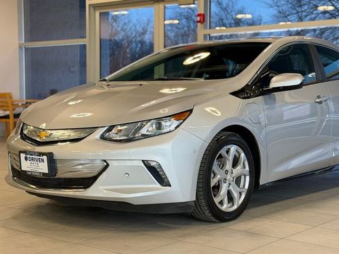 Used 2017 Chevrolet Volt Premier w/ Driver Confidence II Package image 6