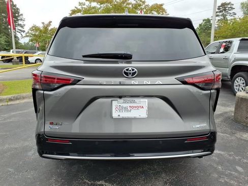 New 2026 Toyota Sienna Limited FWD image 2