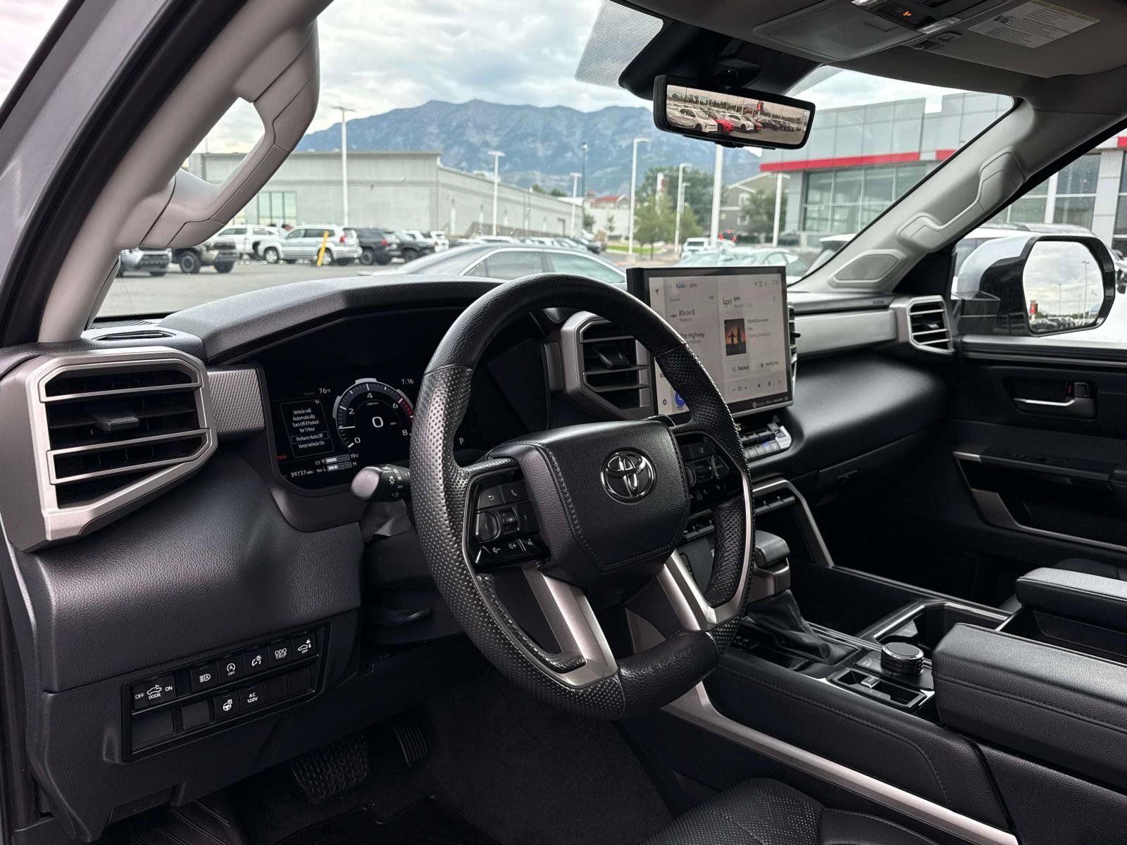 Used 2024 Toyota Tundra Limited AWD/4WD image 10