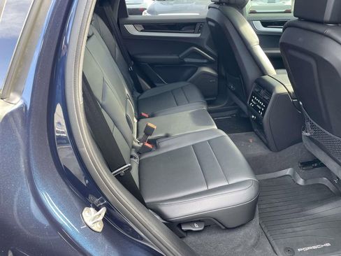 Used 2024 Porsche Cayenne image 47