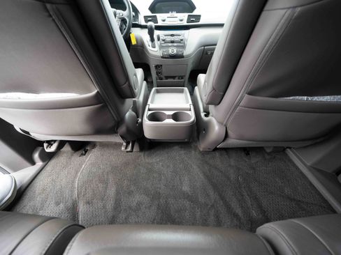 Used 2013 Honda Odyssey Touring image 22