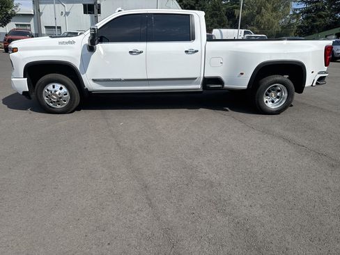 Used 2024 Chevrolet Silverado 3500 High Country w/ High Country Premium Package image 8