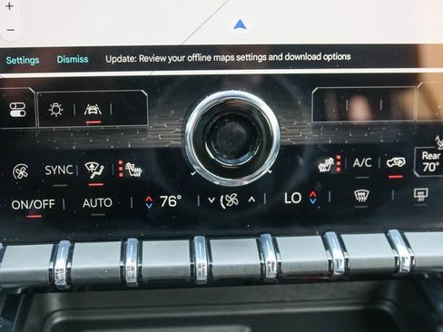 Used 2025 GMC Acadia Elevation image 25