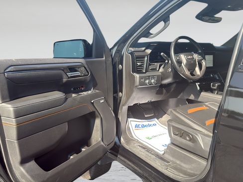 Used 2022 GMC Sierra 1500 AT4 w/ AT4 Premium Package AWD/4WD image 24
