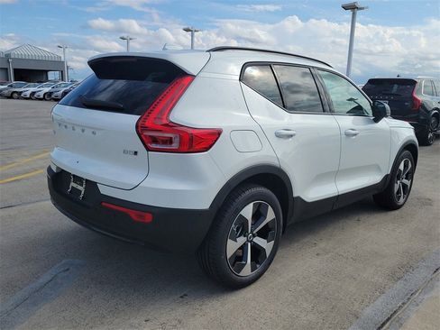 New 2026 Volvo XC40 B5 Plus w/ Climate Package image 2