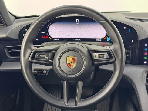 Used 2021 Porsche Taycan image 19