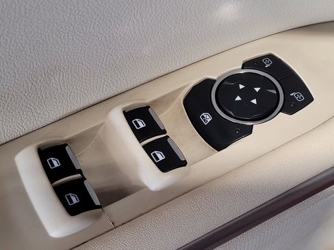 Used 2013 Lincoln MKZ FWD image 27