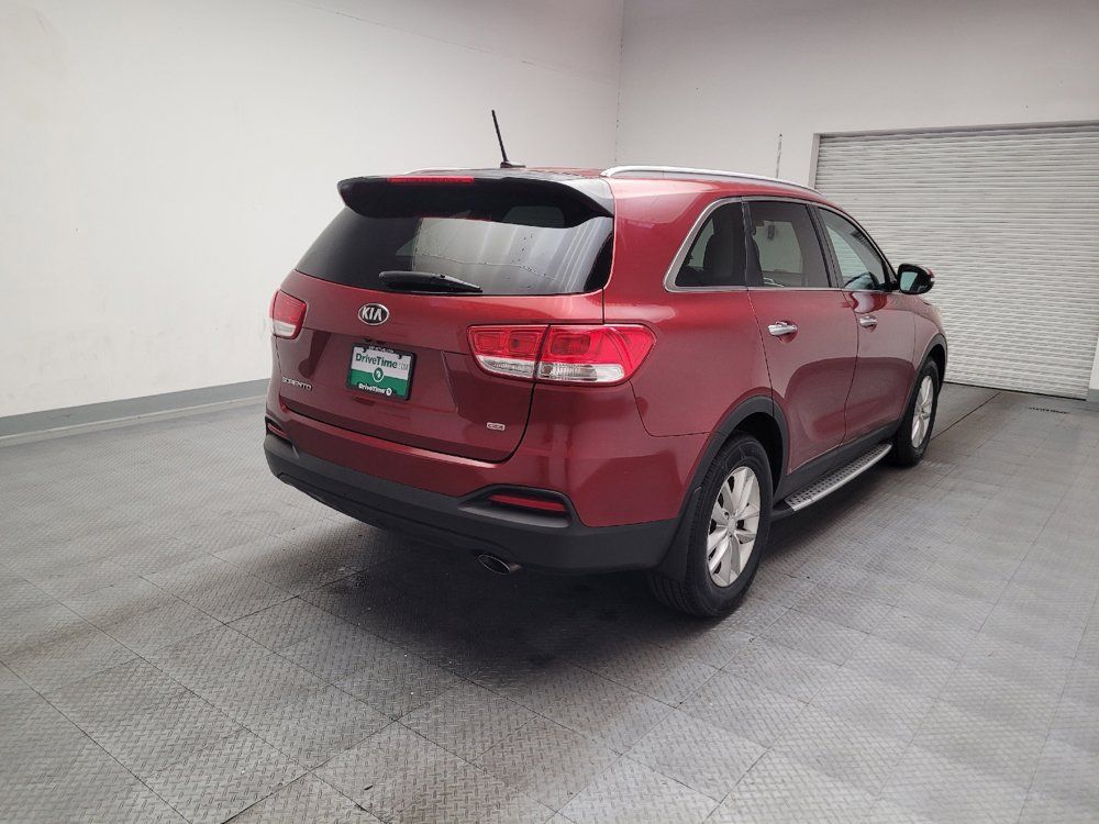 Used 2017 Kia Sorento FWD image 9
