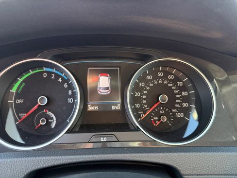 Used 2019 Volkswagen e-Golf SE w/ Driver Assistance Package image 11