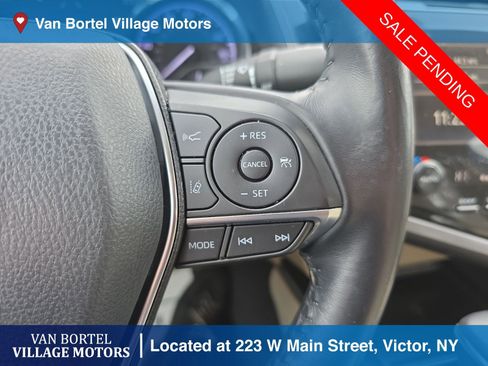 Used 2019 Toyota Camry XLE image 16