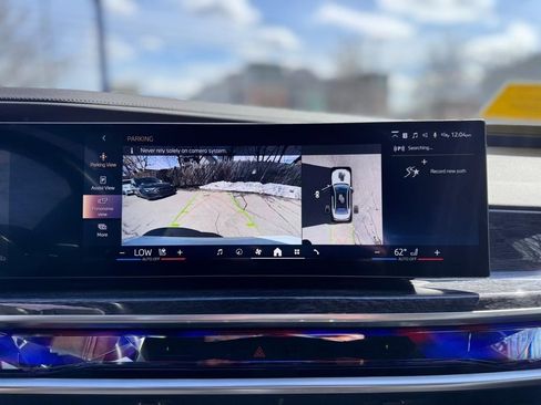 Used 2024 BMW 740i xDrive 740i xDrive image 16