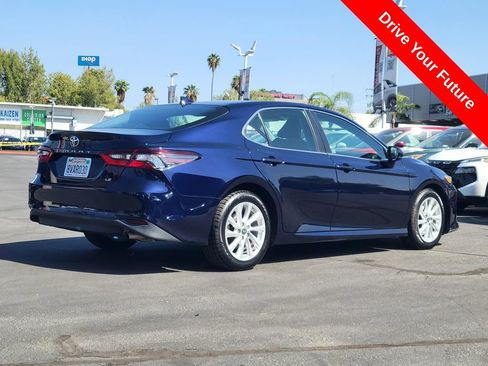 Used 2021 Toyota Camry LE FWD image 4