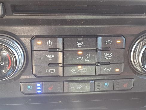Used 2018 Ford F150 Platinum w/ Equipment Group 701A Luxury AWD/4WD image 6