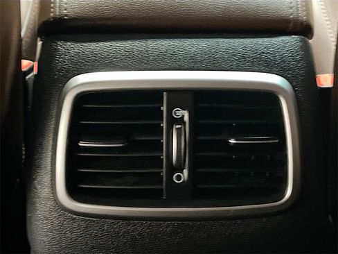 Used 2020 Kia Sorento SX image 27