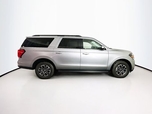 Used 2023 Ford Expedition Max XLT image 10
