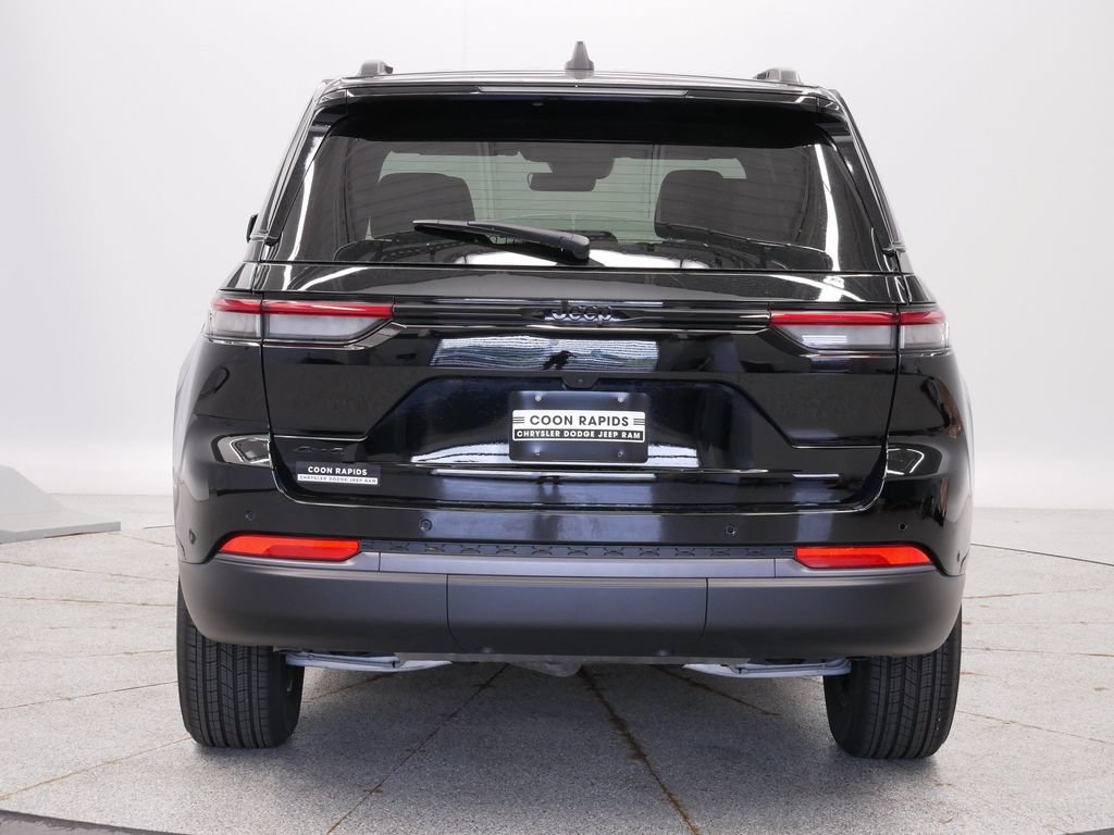 New 2026 Jeep Grand Cherokee Altitude AWD/4WD image 4