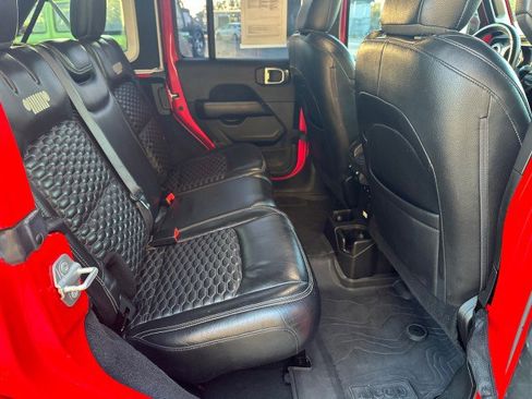 Used 2022 Jeep Wrangler Unlimited Sahara image 19