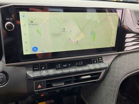 Used 2026 Toyota Camry XLE FWD image 20
