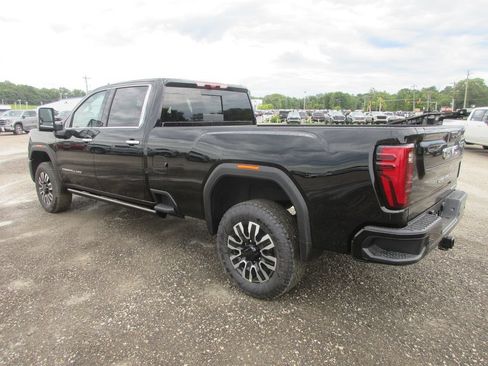 New 2026 GMC Sierra 3500 Denali Ultimate AWD/4WD image 7