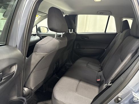 Used 2025 Toyota Corolla Cross LE FWD image 9