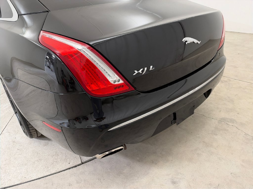 Used 2012 Jaguar XJ L RWD image 24