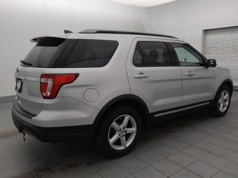 Used 2019 Ford Explorer XLT image 10