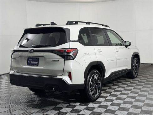 Used 2025 Subaru Forester Premium image 10