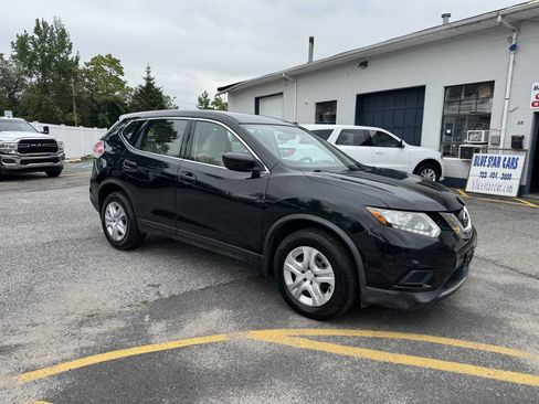 Used 2016 Nissan Rogue S image 5