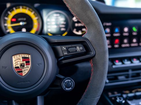 Certified 2024 Porsche 911 GT3 RWD image 39