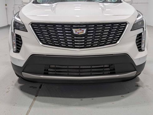 Certified 2023 Cadillac XT4 Premium Luxury image 2