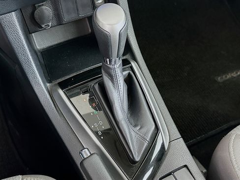 Used 2016 Toyota Corolla LE image 24