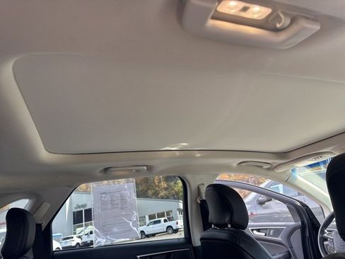 Used 2019 Ford Edge SEL w/ Equipment Group 201A image 27