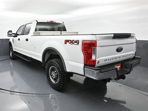 Used 2017 Ford F250 XL w/ Power Equipment Group AWD/4WD image 4