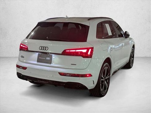 Certified 2025 Audi Q5 2.0T Premium Plus image 5