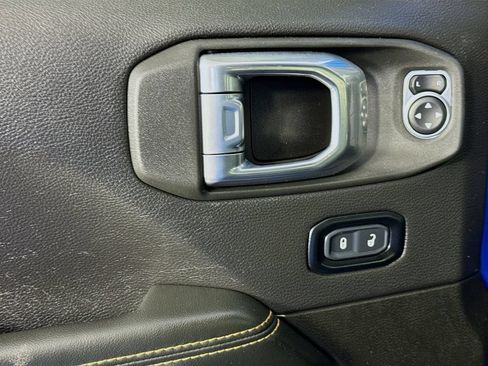 Used 2024 Jeep Wrangler Unlimited Sahara AWD/4WD image 19