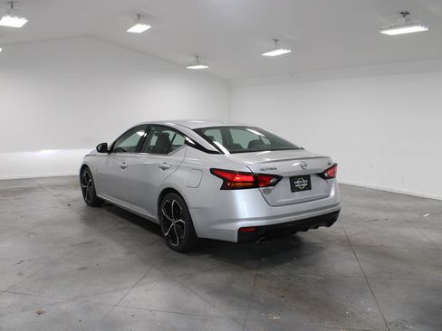 Used 2024 Nissan Altima 2.5 SR FWD image 7