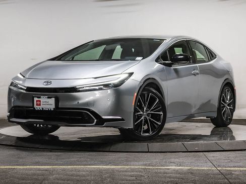 Certified 2023 Toyota Prius XLE FWD image 1