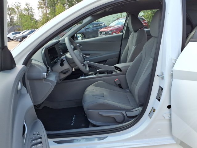 New 2026 Hyundai Elantra SE FWD image 15