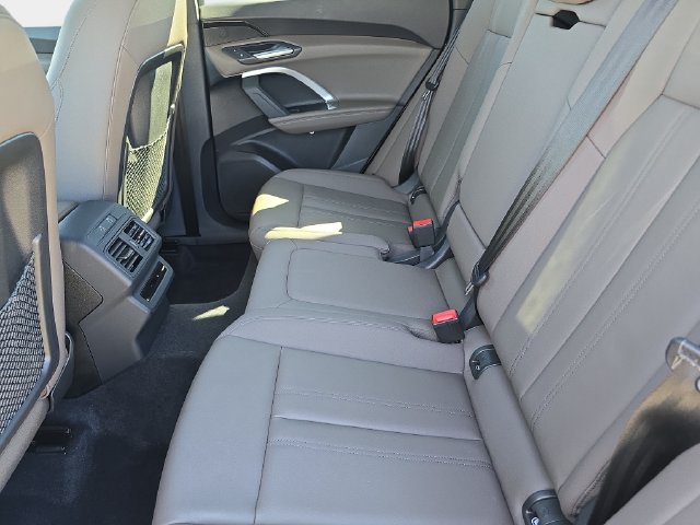 Used 2025 Audi Q5 Premium w/ Convenience Package AWD/4WD image 17