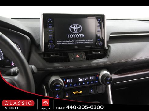 Used 2019 Toyota RAV4 Limited image 9
