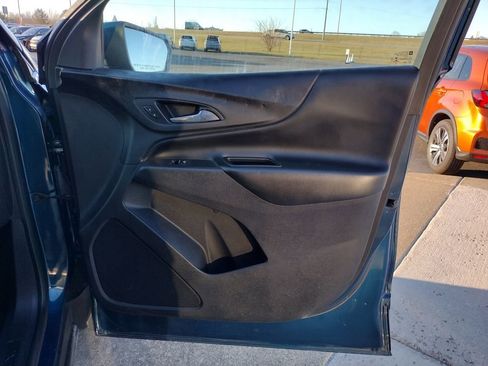 Used 2021 Chevrolet Equinox LT image 18