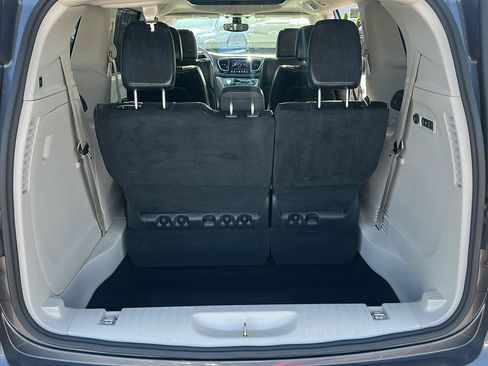 Used 2019 Chrysler Pacifica Limited FWD image 15