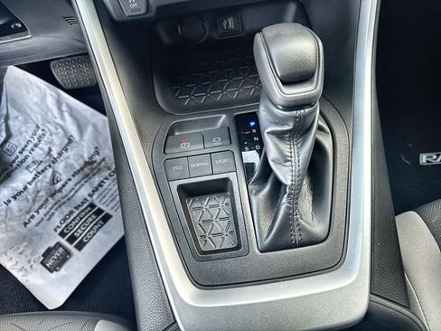 Used 2023 Toyota RAV4 XLE image 28