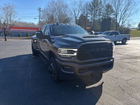 Used 2024 RAM 3500 Laramie w/ Night Edition image 4