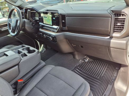 Used 2025 Chevrolet Silverado 2500 LT w/ Convenience Package AWD/4WD image 10