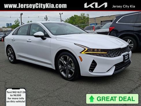 Certified 2022 Kia K5 LXS AWD/4WD image 1